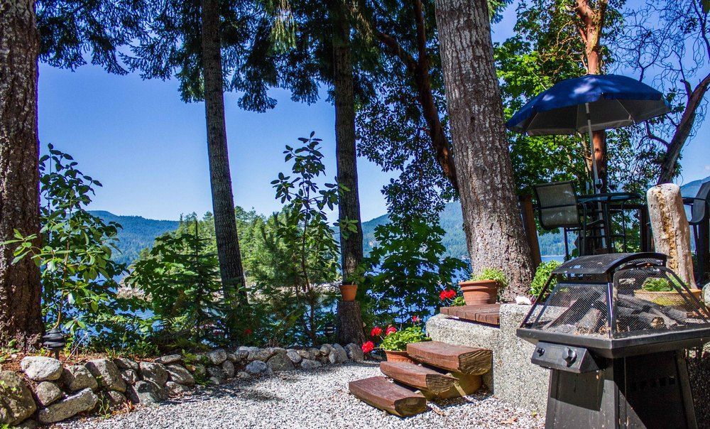 Tranquility Bay Waterfront Inn Sechelt Extérieur photo
