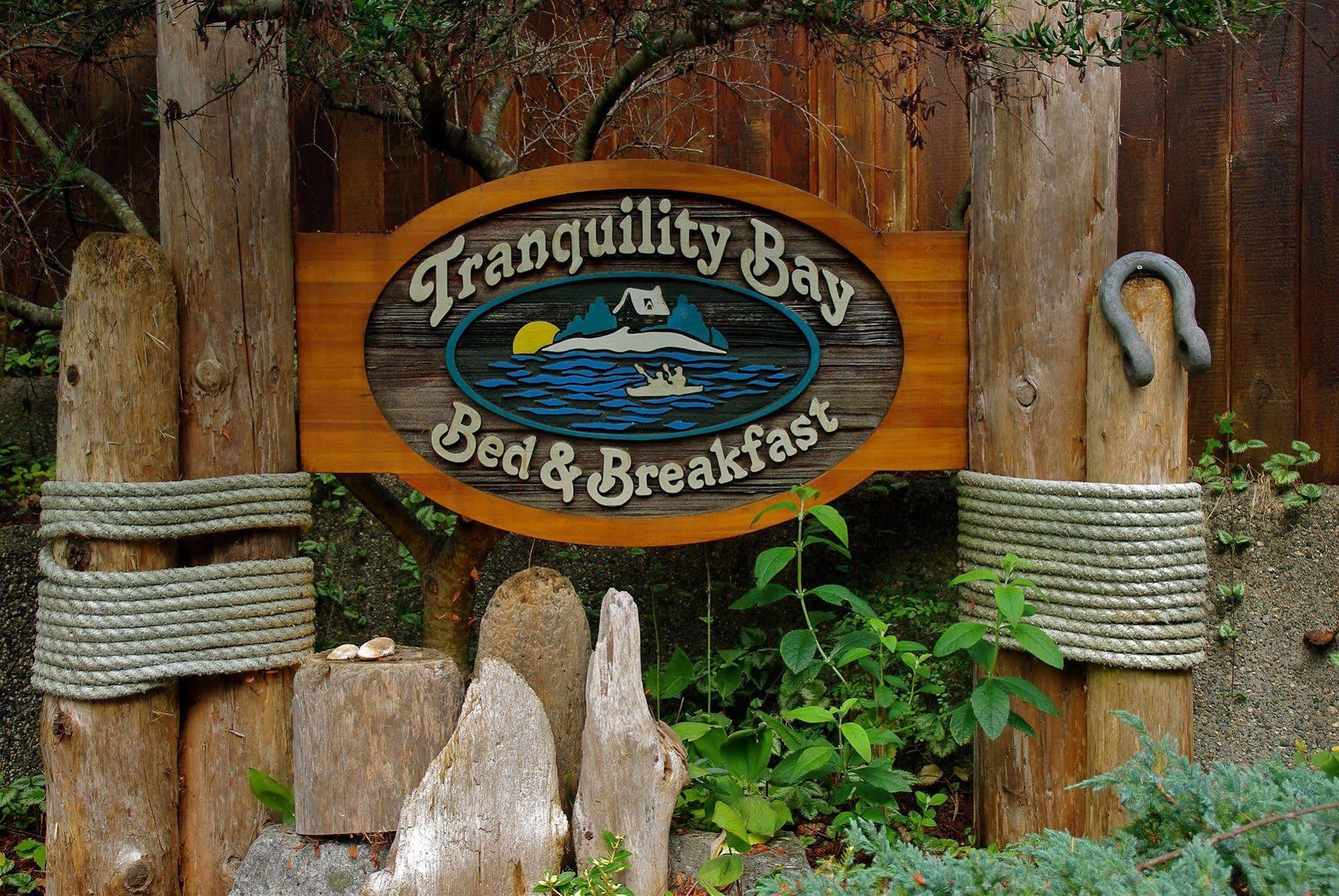 Tranquility Bay Waterfront Inn Sechelt Extérieur photo