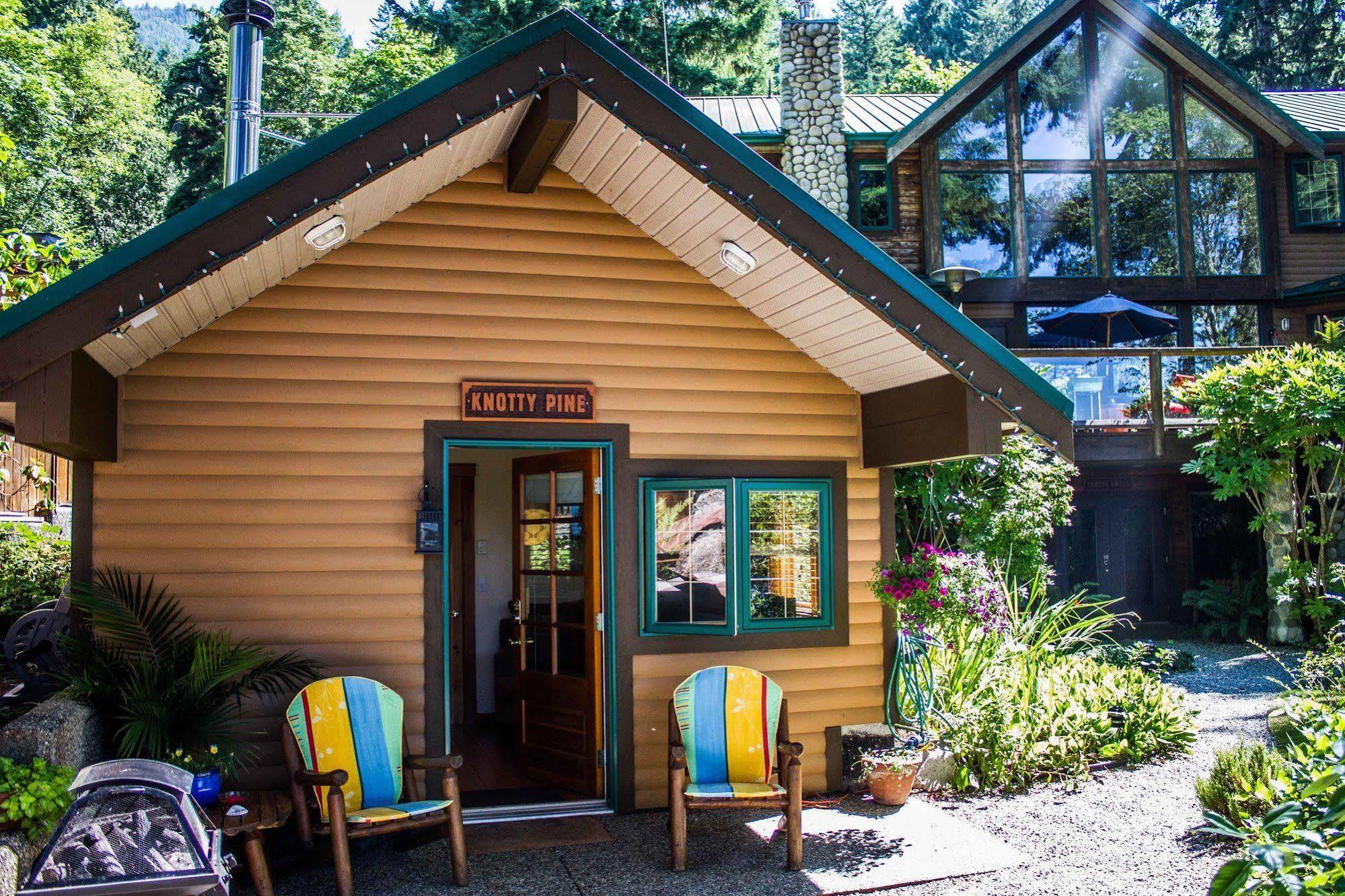 Tranquility Bay Waterfront Inn Sechelt Extérieur photo